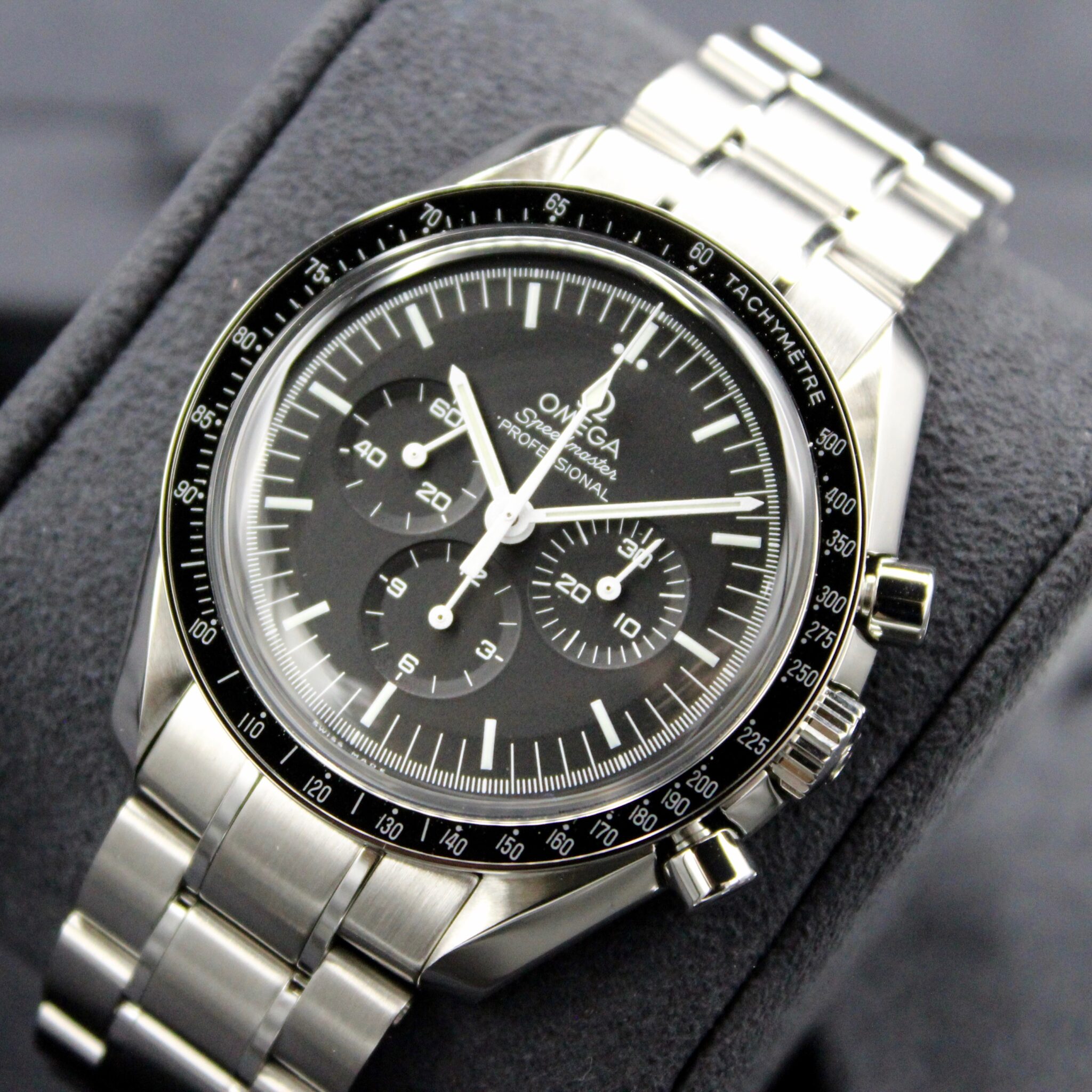 omega-speedmaster-moonwatch-professional-chronograph-42-mm-11